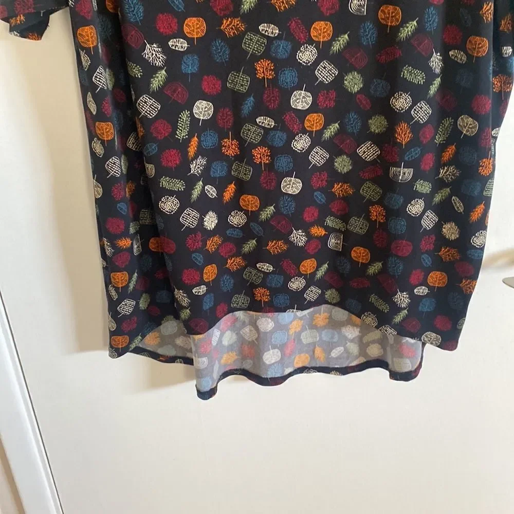 NWOT leaf IRMA top- size Small - Picture 5 of 10